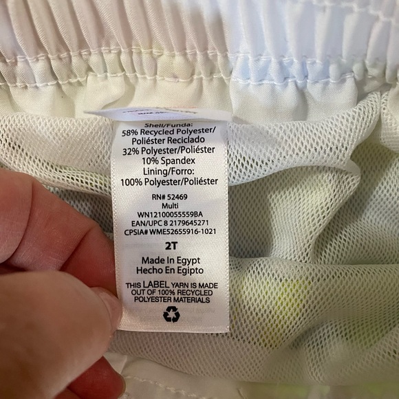 Toddler Boys Blue & Neon green Shark Rash
Guard & Swim Trunks Set size 2T - Picture 6 of 11